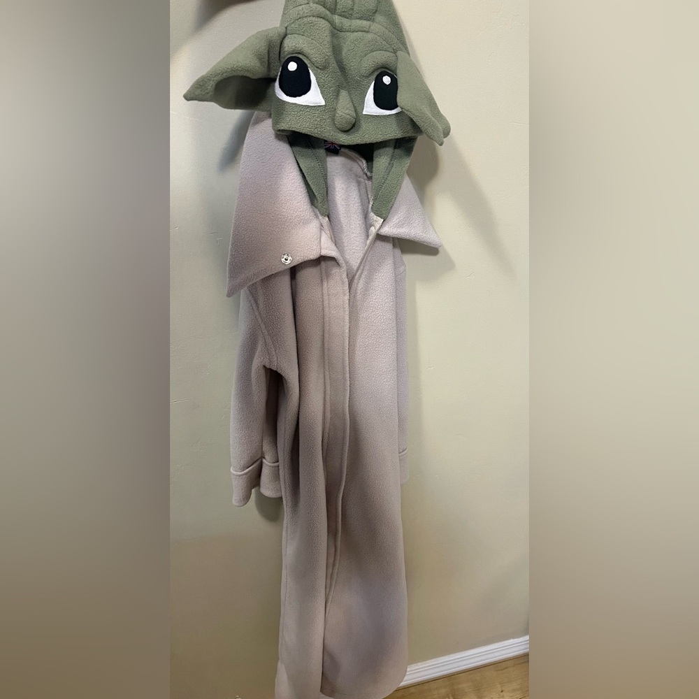 Child’s Yoda costume